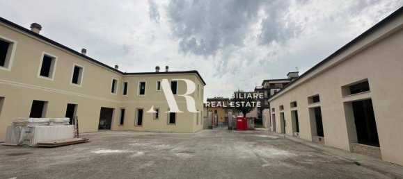 2 Schlafzimmer Wohnung in Campi Bisenzio, Italy, Nr. 9900 14