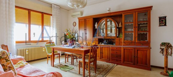 10غرفة فيلا في Ponte San Nicolò, Italy رقم 205995 3