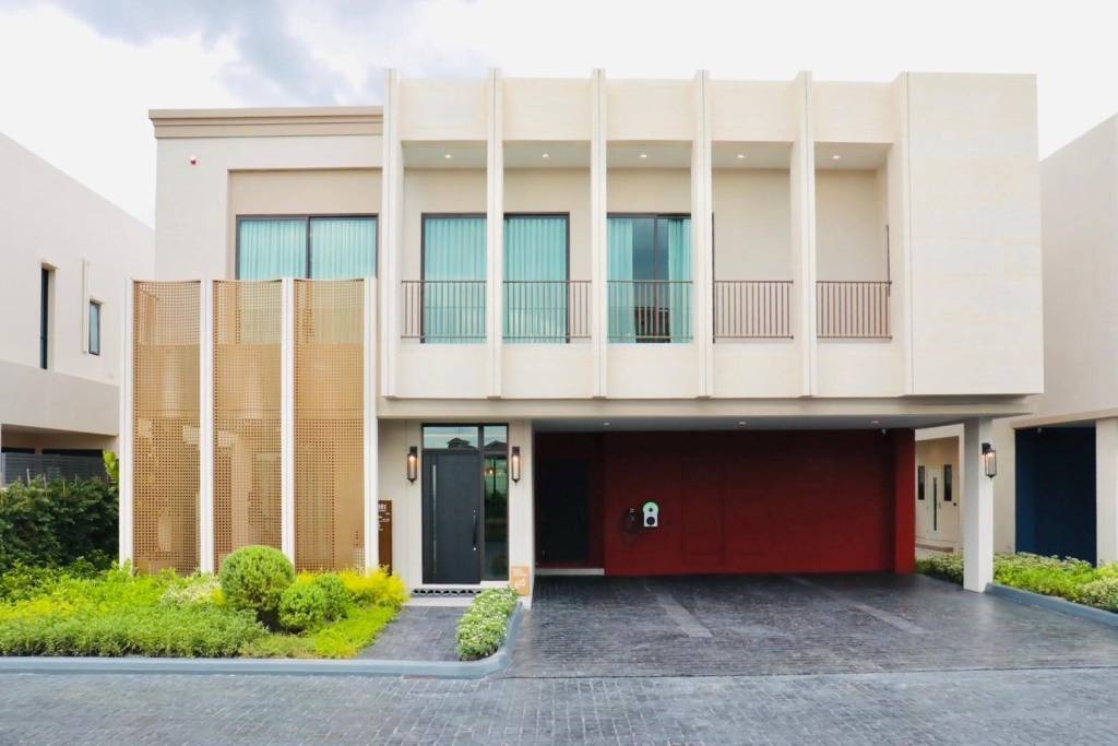 4 bedrooms House in Bang Kaeo, Thailand No. 24568