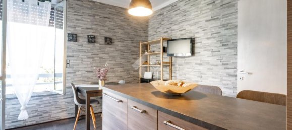 Квартира с 2 спальнями в Пескате, Италия № 298377 11