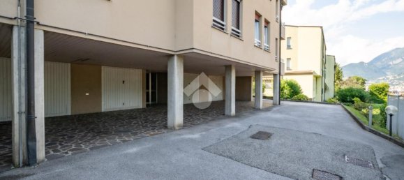 Квартира с 2 спальнями в Пескате, Италия № 298377 34