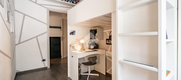 Квартира с 2 спальнями в Пескате, Италия № 298377 29