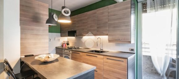 Квартира с 2 спальнями в Пескате, Италия № 298377 15