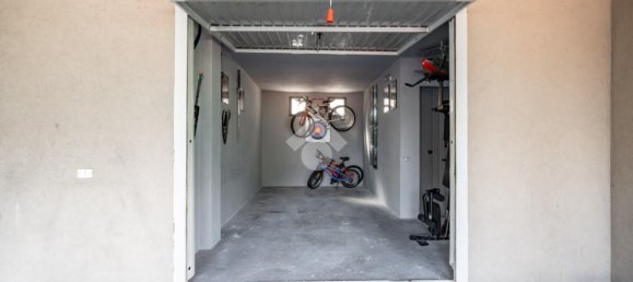 Квартира с 2 спальнями в Пескате, Италия № 298377 38