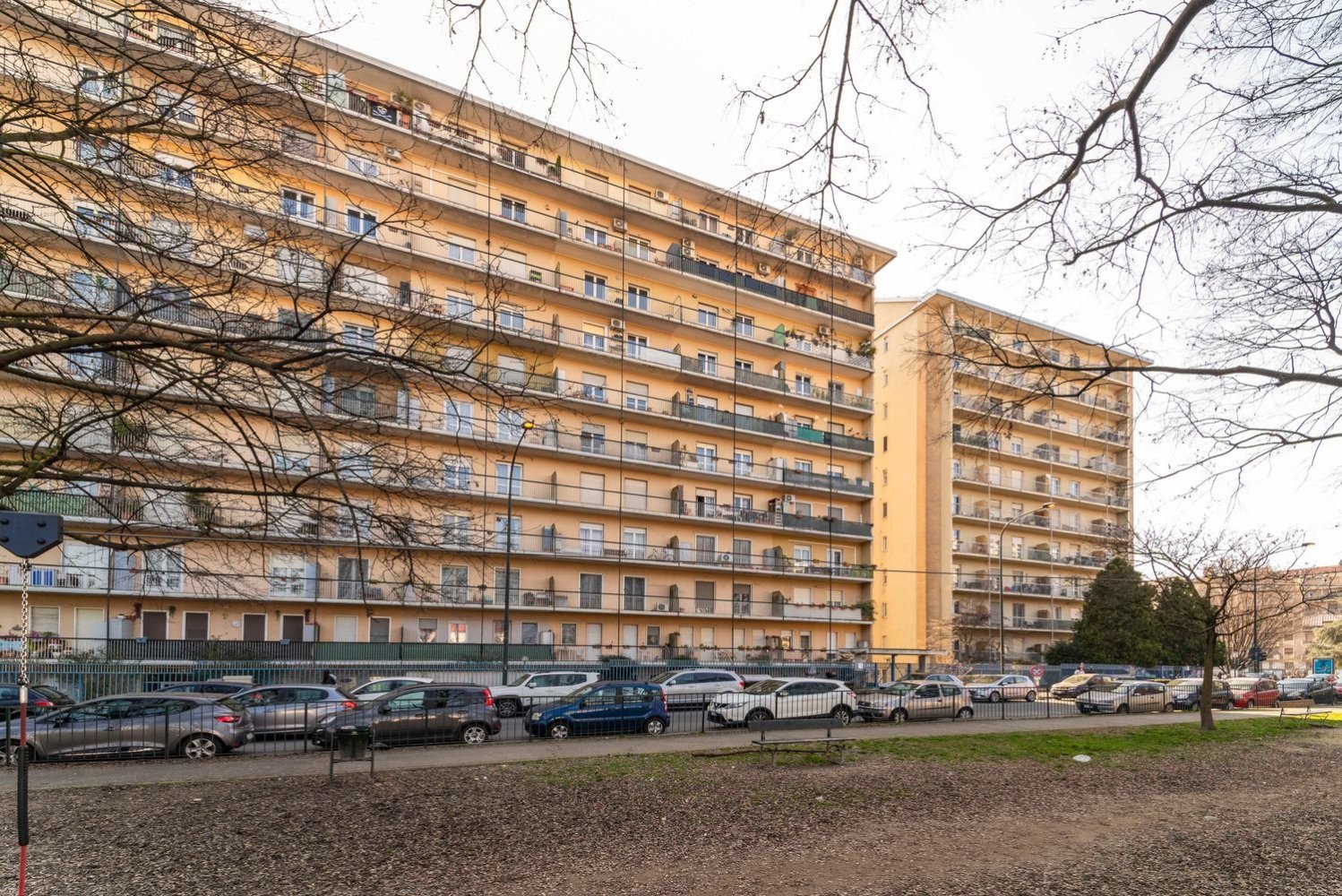 2 rooms Apartment in Turin, Italy No. 273788