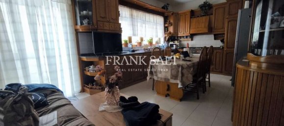 Дом с 3 спальнями в Мкабба, Мальта № 2949 3