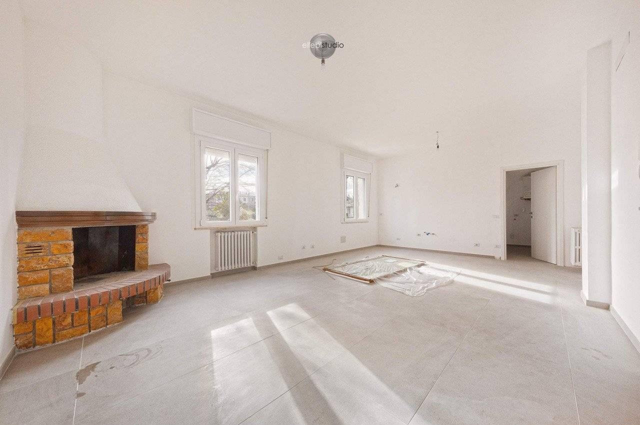 3غرفة شقة في Fiorano Modenese, Italy رقم 152471