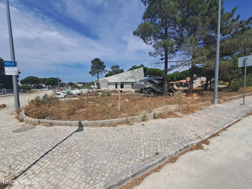 987m² Land in Sesimbra, Portugal No. 278555