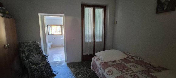 4-salle Maison à Pistoia, Italy No. 30664 2