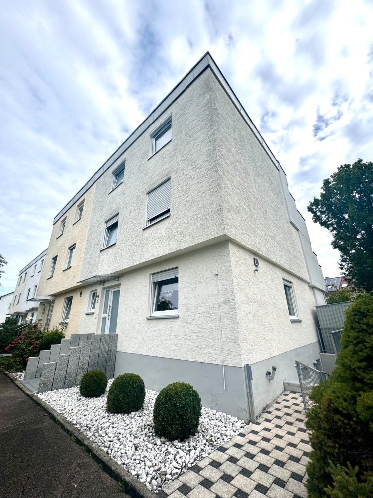 Adosado de 4 dormitorios en Neu-Ulm, Germany No. 353139