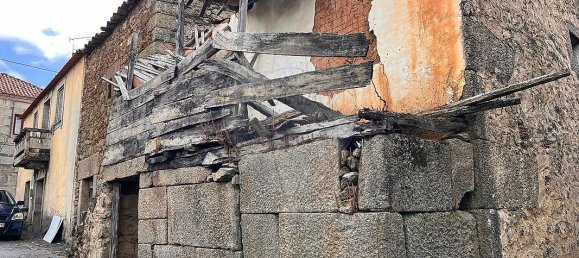 2 bedrooms House in To, Portugal No. 169572 6