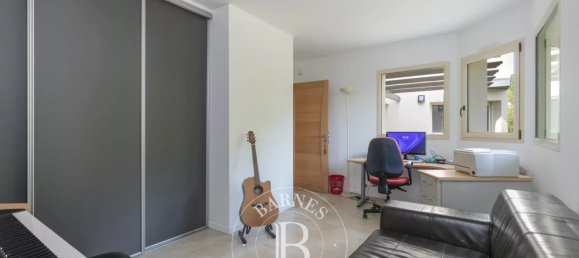 Casa de 6 dormitorios en Igny, France No. 180742 27