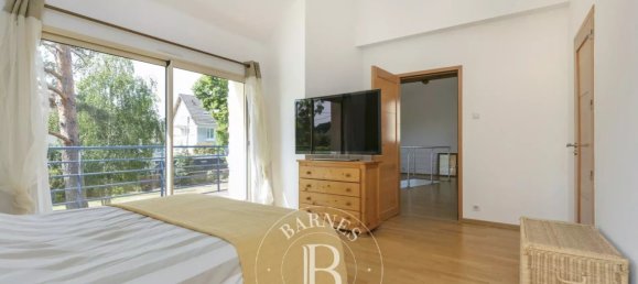 Casa de 6 dormitorios en Igny, France No. 180742 23