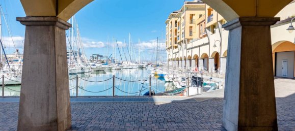 2 rooms Commercial property in Genoa, Italy No. 123618 21