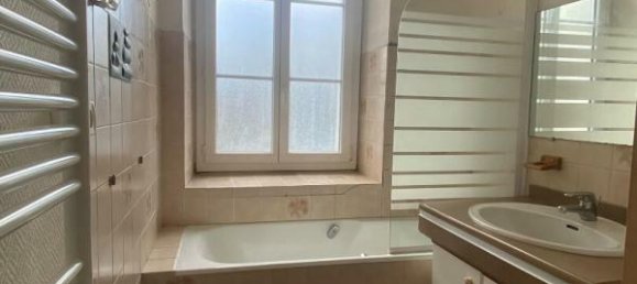 3 bedrooms Apartment in Montbrison, France No. 242350 5