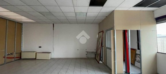 Escritório de 3 divisões em Monza, Italy N.º 146661 7