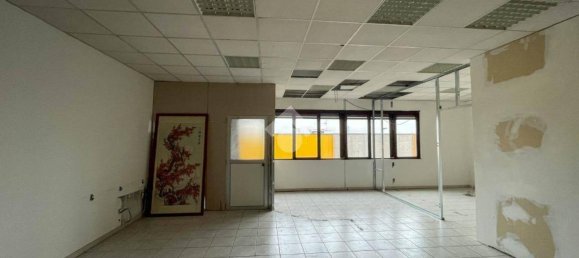 Escritório de 3 divisões em Monza, Italy N.º 146661 13