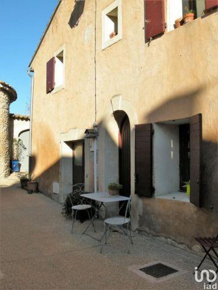 2 bedrooms House in Roussillon, France No. 23976