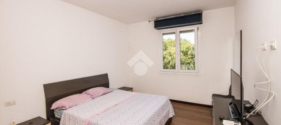Apartamento de 2 dormitorios en Milan, Italy No. 329584 2