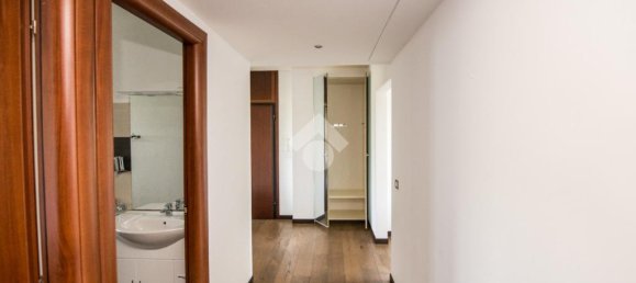 Apartamento de 2 dormitorios en Milan, Italy No. 329584 5