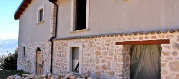 10 rooms House in Introdacqua, Italy No. 80488 15