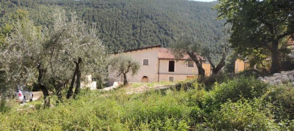 10 rooms House in Introdacqua, Italy No. 80488 18