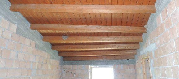 10 rooms House in Introdacqua, Italy No. 80488 12