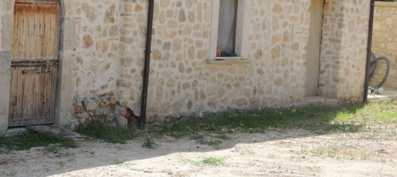 10 rooms House in Introdacqua, Italy No. 80488 14