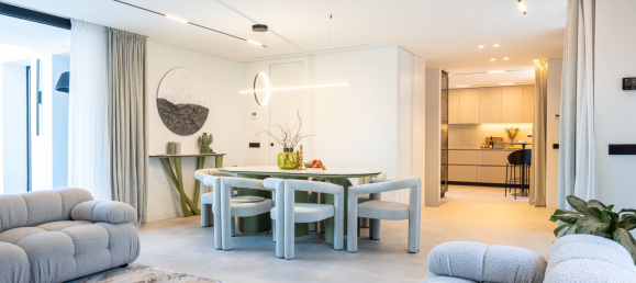 5 bedrooms Villa in Marbella, Spain No. 61077 27