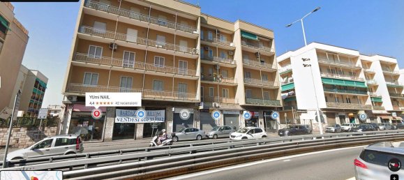 2غرفة عقار تجاري في Genoa, Italy رقم 113269 2