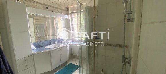 3 bedrooms House in Eton, France No. 225900 10