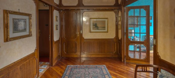 6 bedrooms Apartment in Turin, Italy No. 378179 5