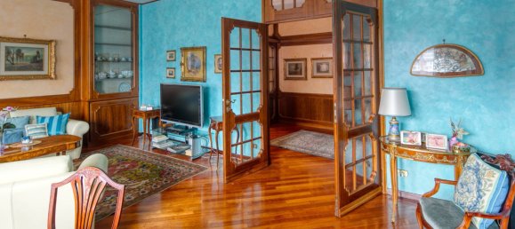 6 bedrooms Apartment in Turin, Italy No. 378179 2