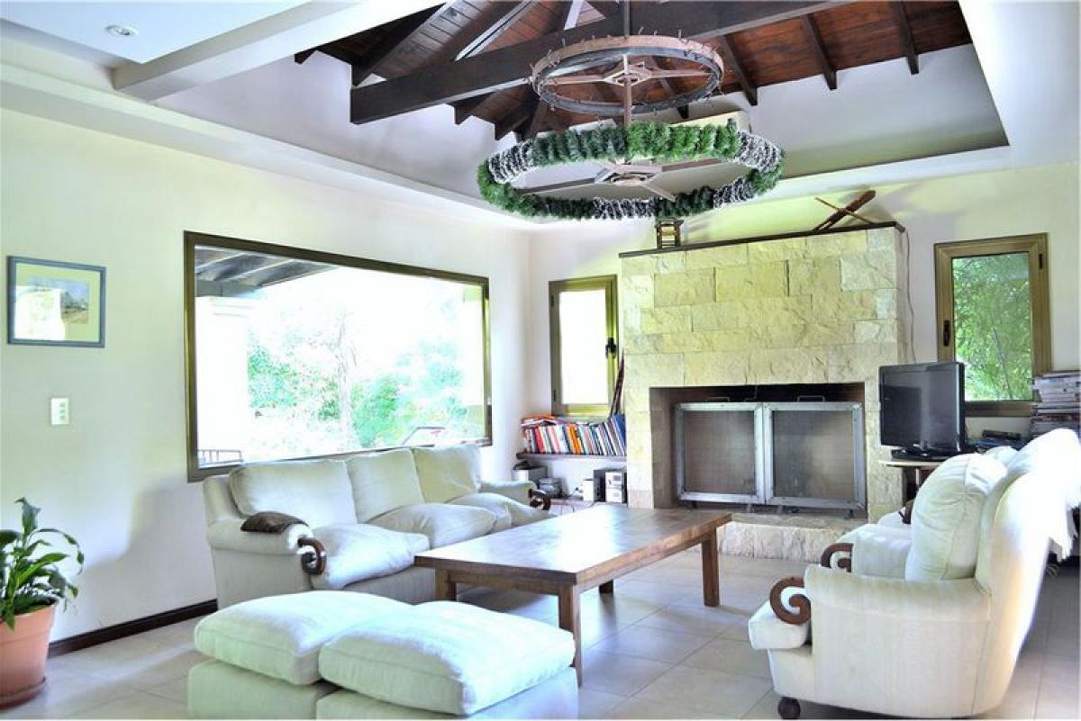 3 bedrooms House in Escobar, Argentina No. 2559