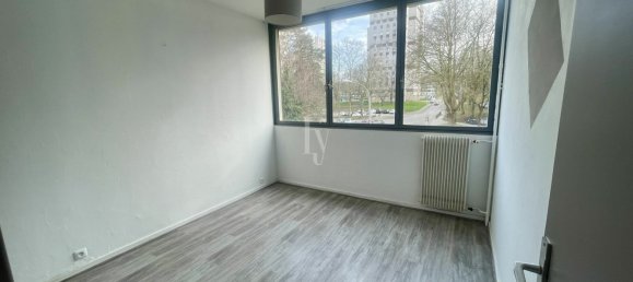 2 bedrooms Apartment in Limoges, France No. 100914 4