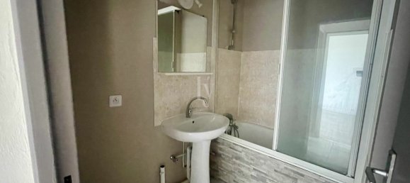 2 bedrooms Apartment in Limoges, France No. 100914 9