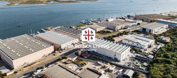 Entrepôt à Olbia, Italy 4000m² No. 50053 4