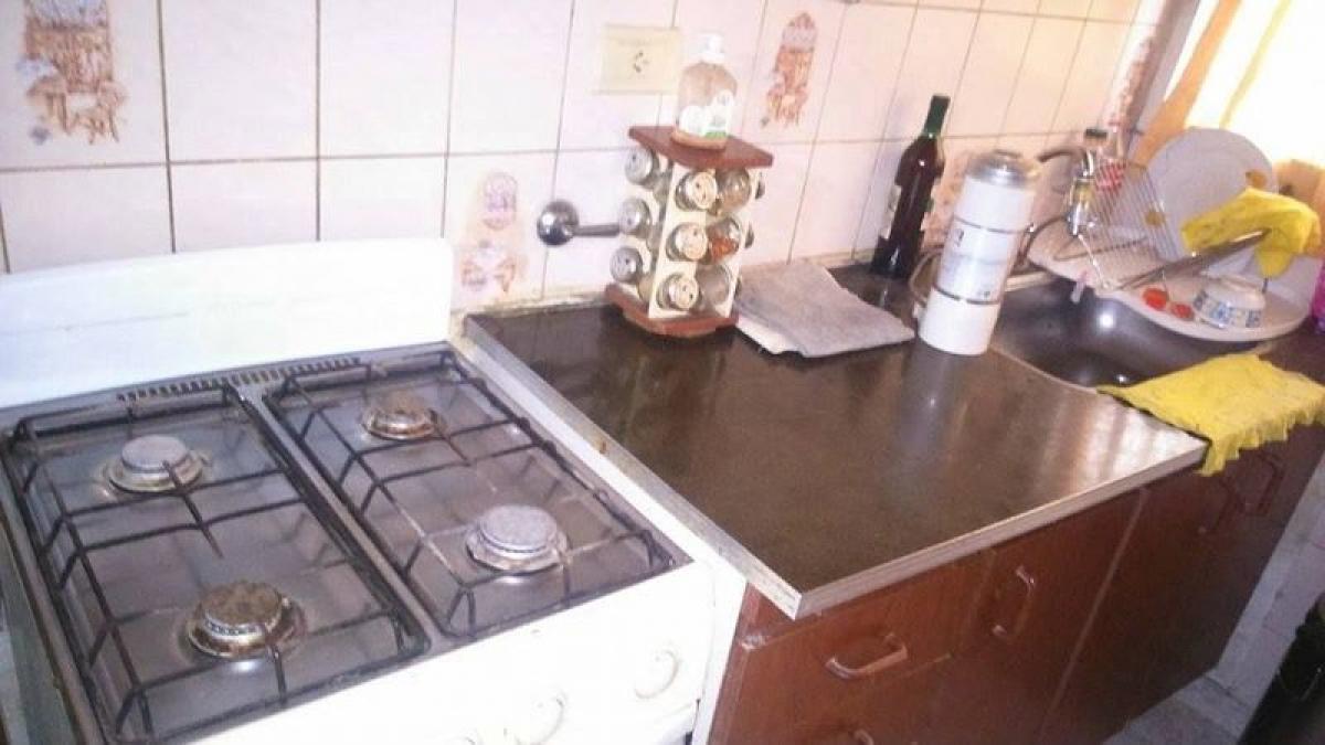 Casa de 2 dormitorios en Berisso, Argentina No. 53743