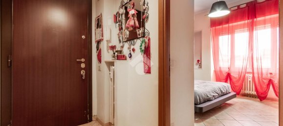 Квартира с 2 комнатами в Рим, Италия № 16399 10