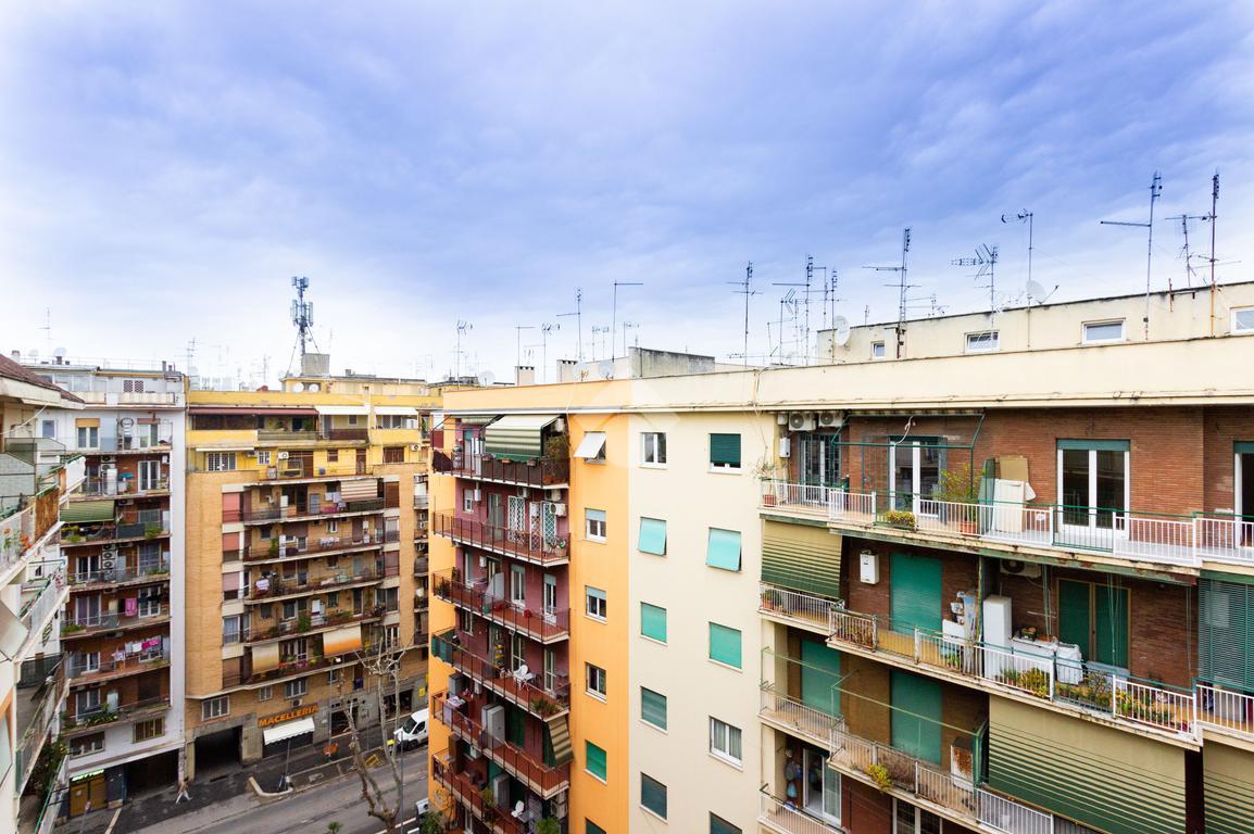 Квартира с 2 комнатами в Рим, Италия № 16399