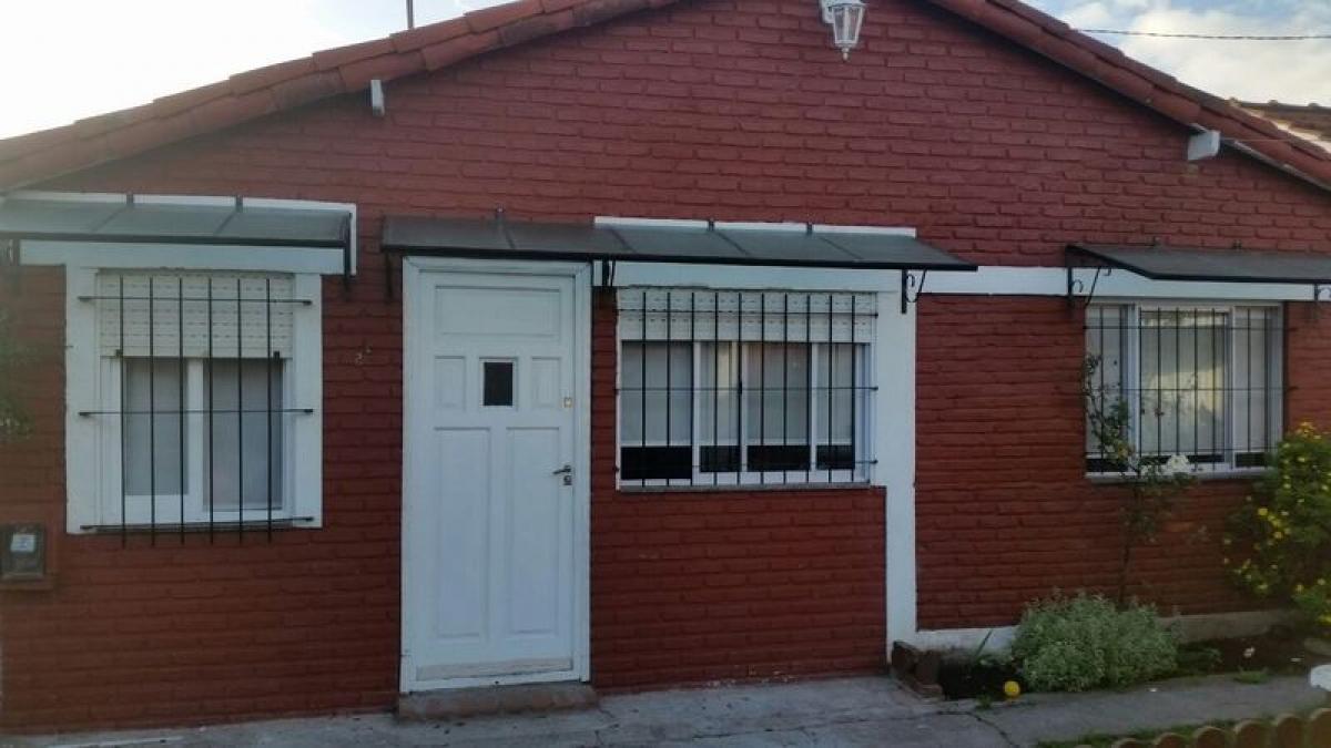 Casa de 2 dormitorios en Mar del Plata, Argentina No. 75339