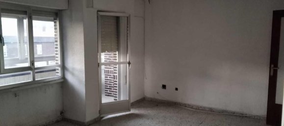 3 Schlafzimmer Wohnung in Leon, Spain, Nr. 28911 2