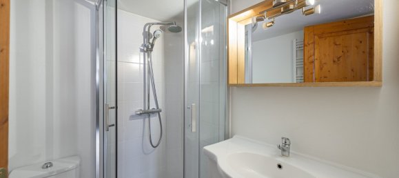 6 bedrooms Apartment in Les Belleville, France No. 1226 5