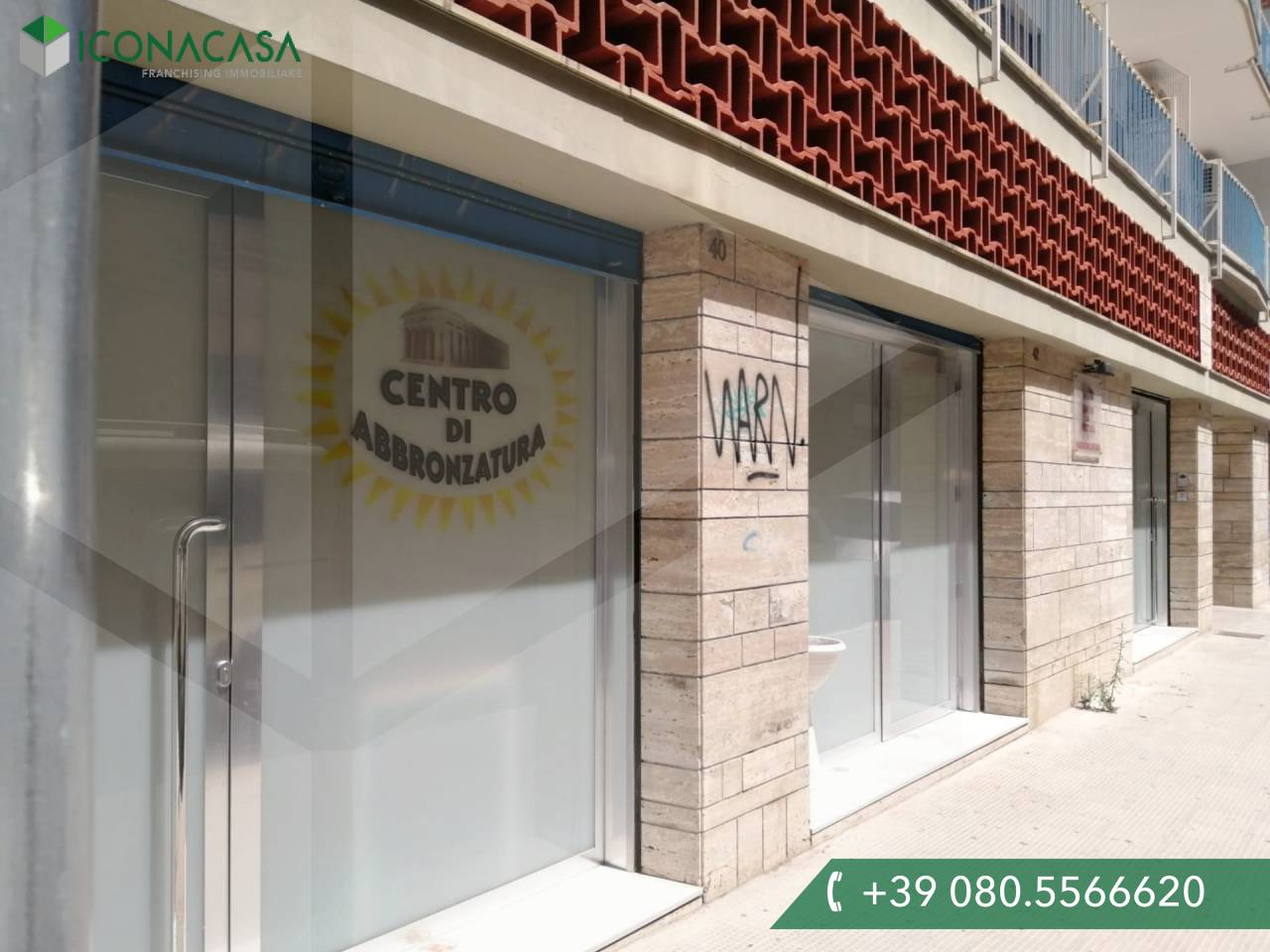 3 rooms Commercial property in Bari, Italy No. 17303