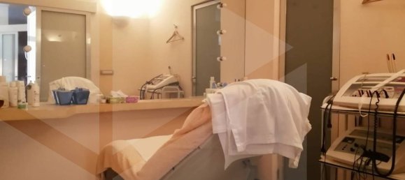 3 rooms Commercial property in Bari, Italy No. 17303 19