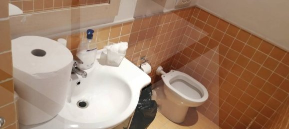 3 rooms Commercial property in Bari, Italy No. 17303 14