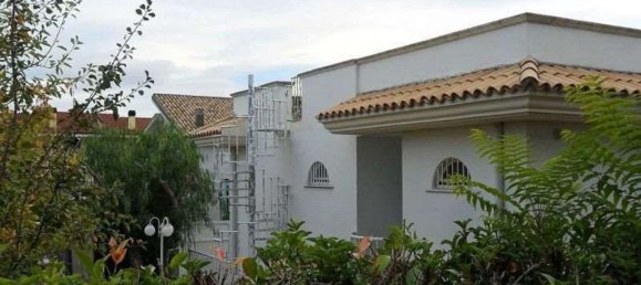 7 bedrooms Apartment in Città Sant'Angelo, Italy No. 363111 5