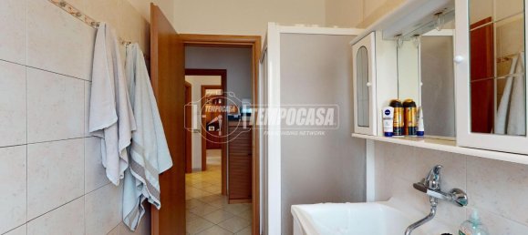 Apartamento de 3 divisões em Carate Brianza, Italy N.º 66799 18