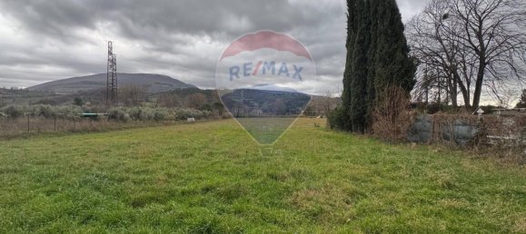 Земельный участок с 1 комнатой в Фолиньо, Италия № 2448 7