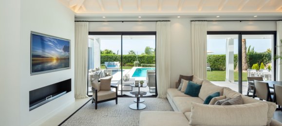 4 bedrooms Villa in Marbella, Spain No. 133532 6